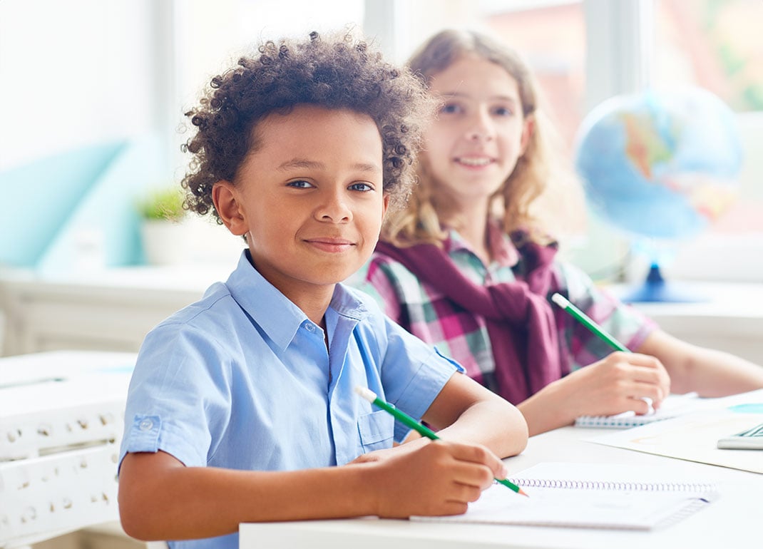 kids-in-bright-classroom kids-in-bright-classroom